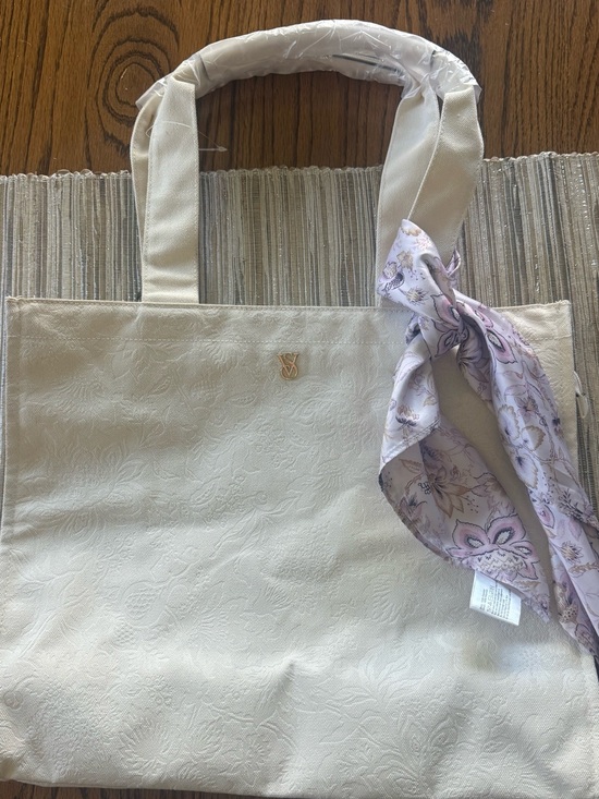 Victoria Secret Large bag with matching backpack to sell as set main image 4